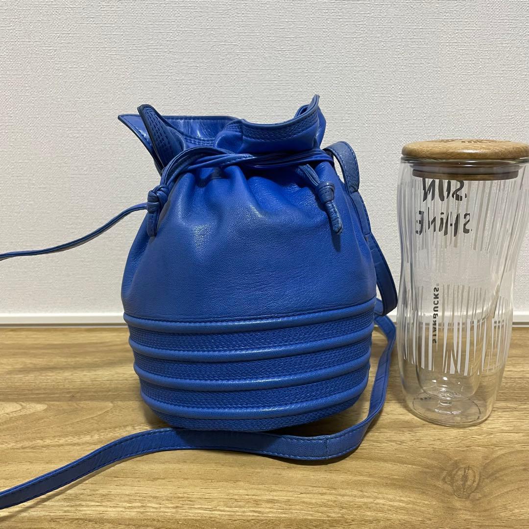 《美品》LOEWE（ロエベ）ナッパレザー ショルダーバッグ ブルー系