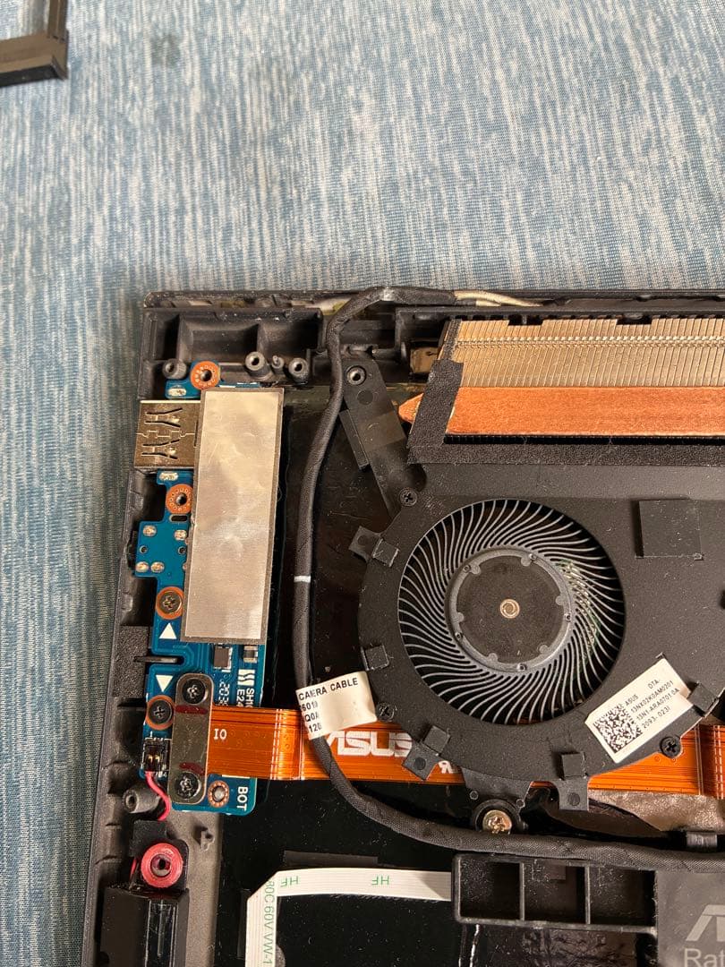 asus expertbook B9450 ジャンク 液晶割れ ヒンジ破損