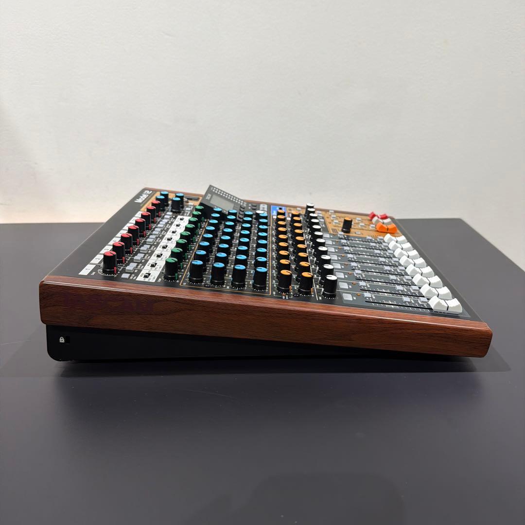 TASCAM Model12 デジタル・レコーディングミキサー 純正ケース付