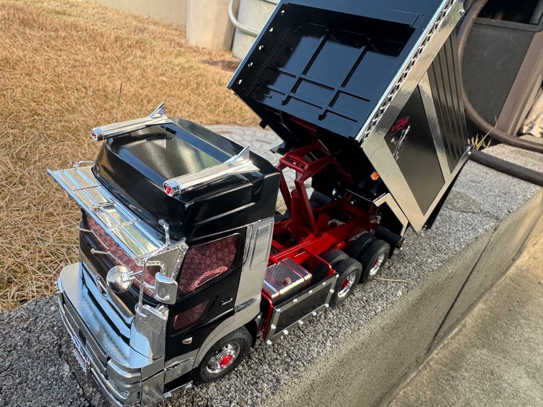 アオシマ 1/32 深箱ダンプ改　17プロフィア　E.YAZAWA仕様完成品