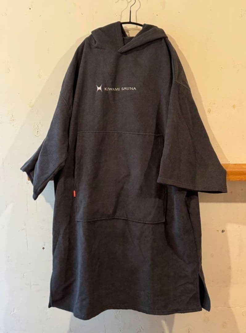 N*】様 KIWAMI SAUNA フード付きサウナポンチョ ダークグレー - メルカリ