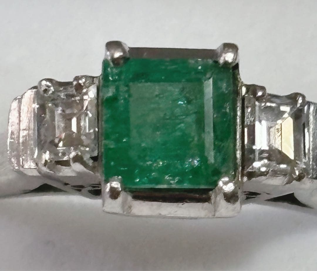 レトロ　エメラルド　ダイヤモンド　プラチナリング