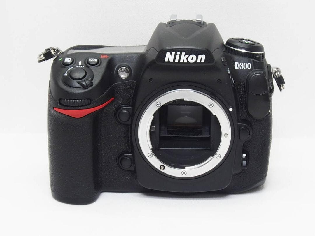 ■美品■ Nikon D300 ボディ 《 S数3033回 動作光学良好 》