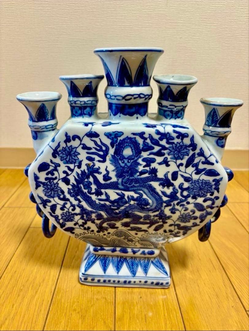 中華陶磁器 龍模様 五孔式花瓶