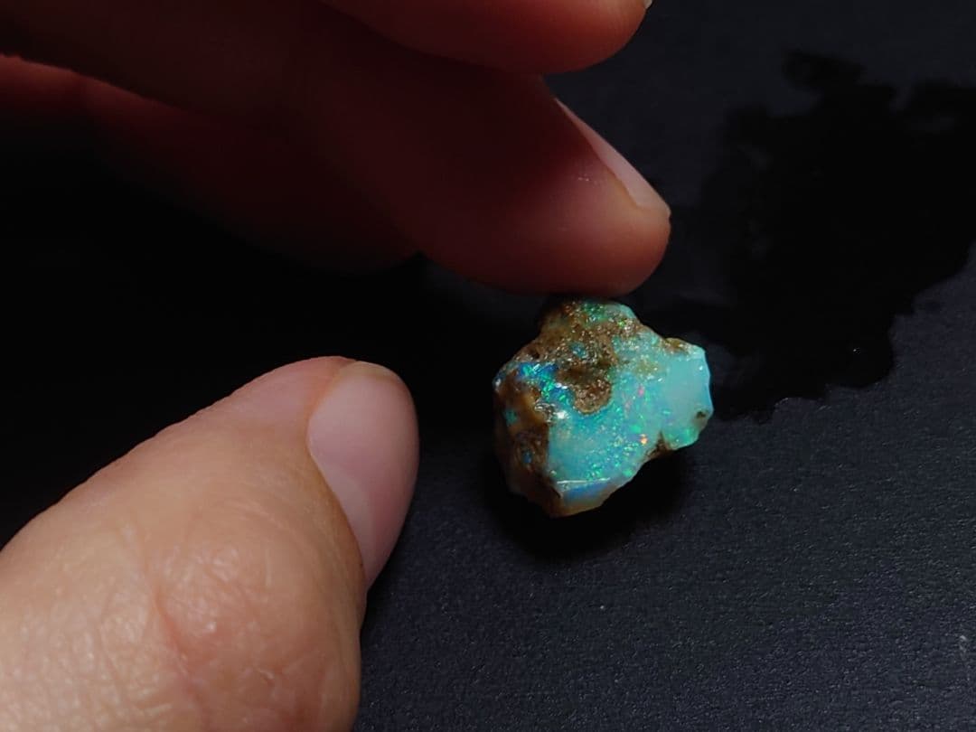 エチオピアウェロ産 チョーク オパール ピンファイア 原石 鉱物標本