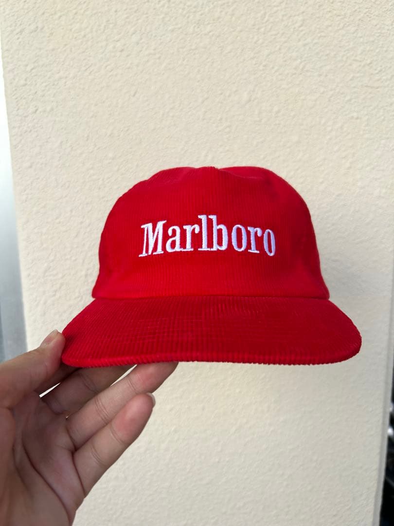 Marlboro コーデュロイキャップ レッド 新品 美品 マルボロ タバコ 90s マルボロ marlboro キャップ コーデュロイ レッド 帽子 赤