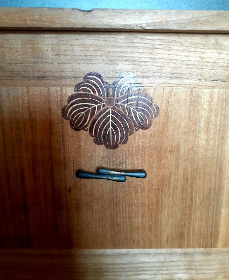 時代物】桐御紋桐箱入り 金蒔絵 花文様 四方高付膳 口縁