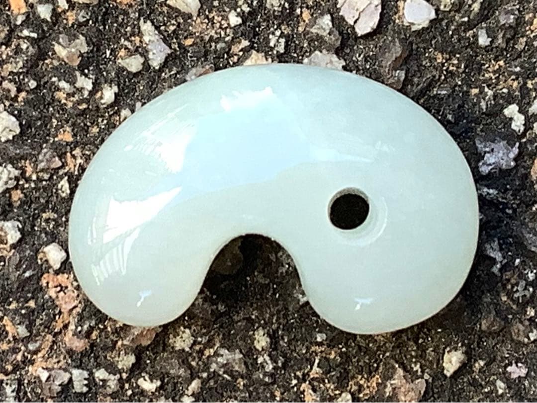 ✳ 天から授かった幸福の勾玉 糸魚川翡翠ジェダイト 氷アイスジェイド