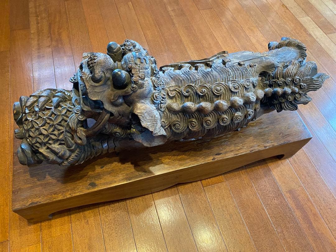 中国アンティーク 獅子の彫刻