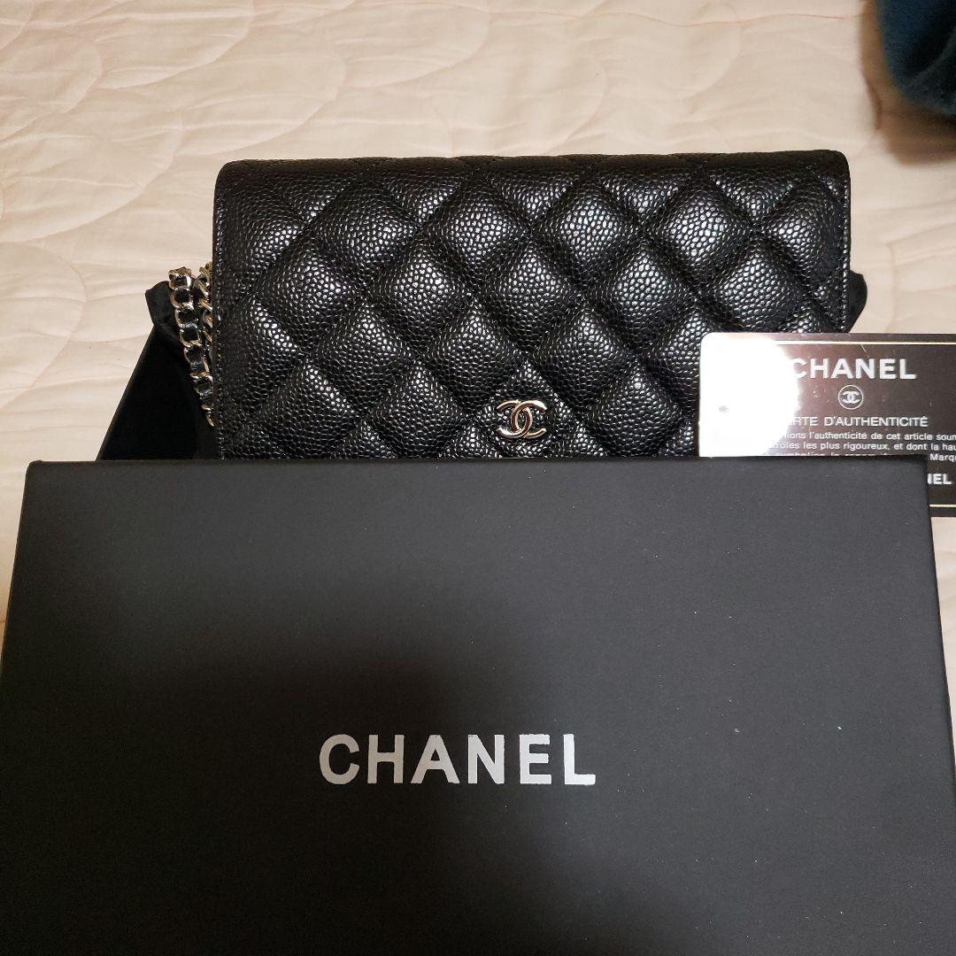 ノベルティ　CHANEL ブラックレザーショルダーバッグ