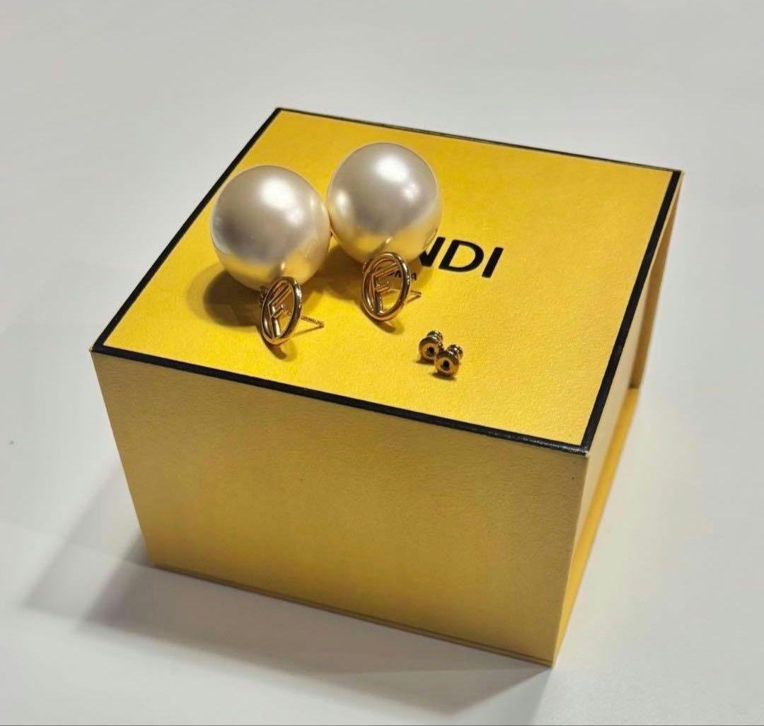 FENDI フェンディ パール ゴールド ピアス 両耳約2.5cm - メルカリ