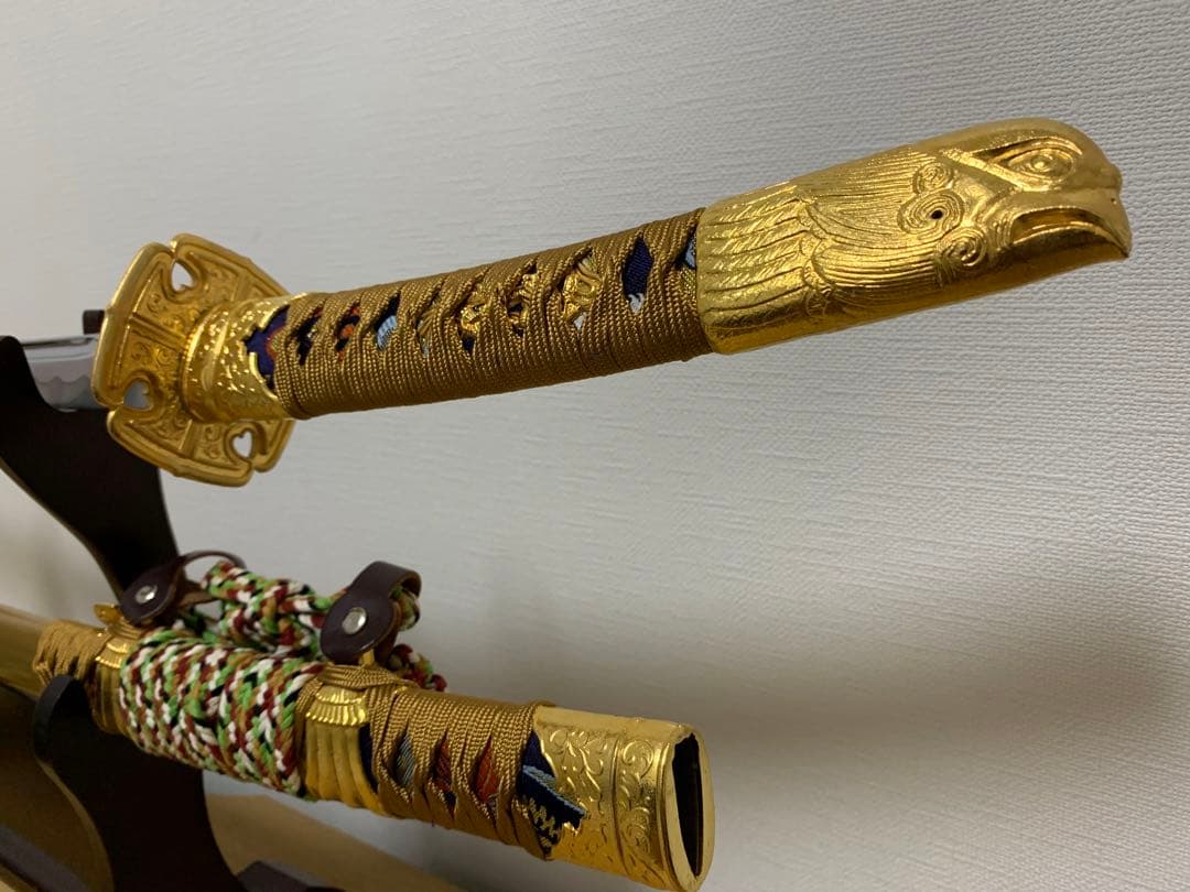 【特選模造刀/金彩拵】日本刀 太刀 超超薄刃 美しい刃文 儀礼 儀式 威光 樋入