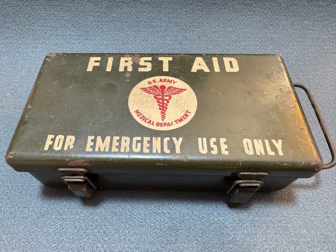 米軍 実物 ファーストエイド メタルボックス ファーストエイド