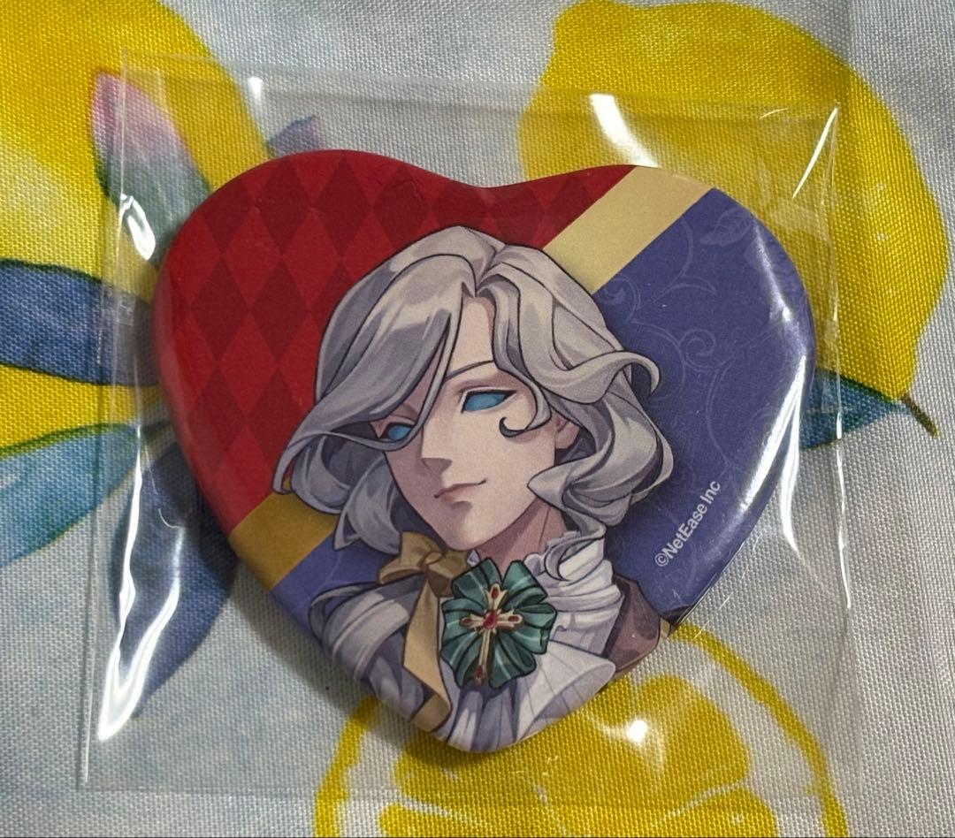 第五人格 アカデミーカフェ 写真家 ハート型缶バッジ