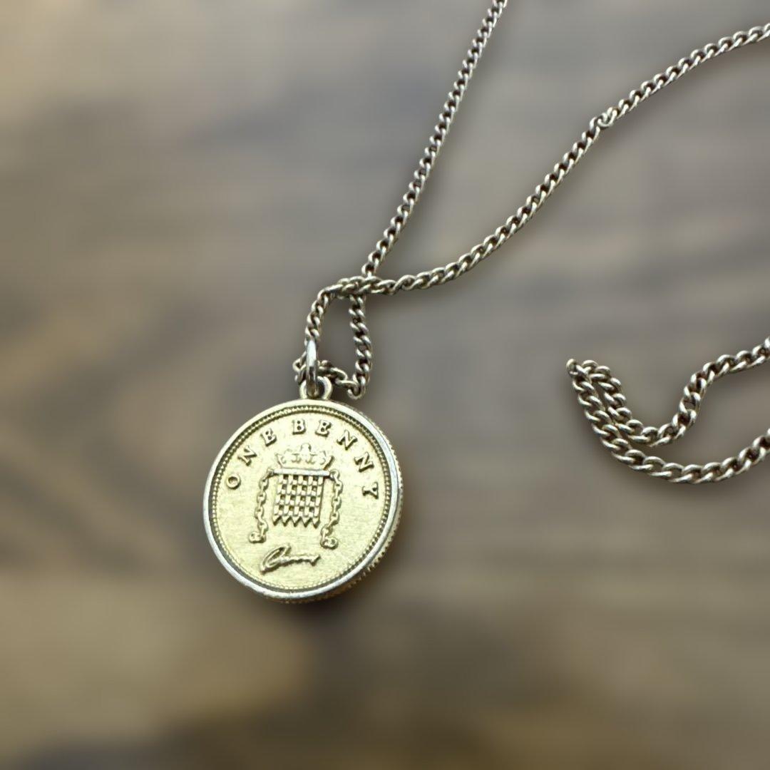 pay money to my painメダル型ペンダント ネックレス - メルカリ