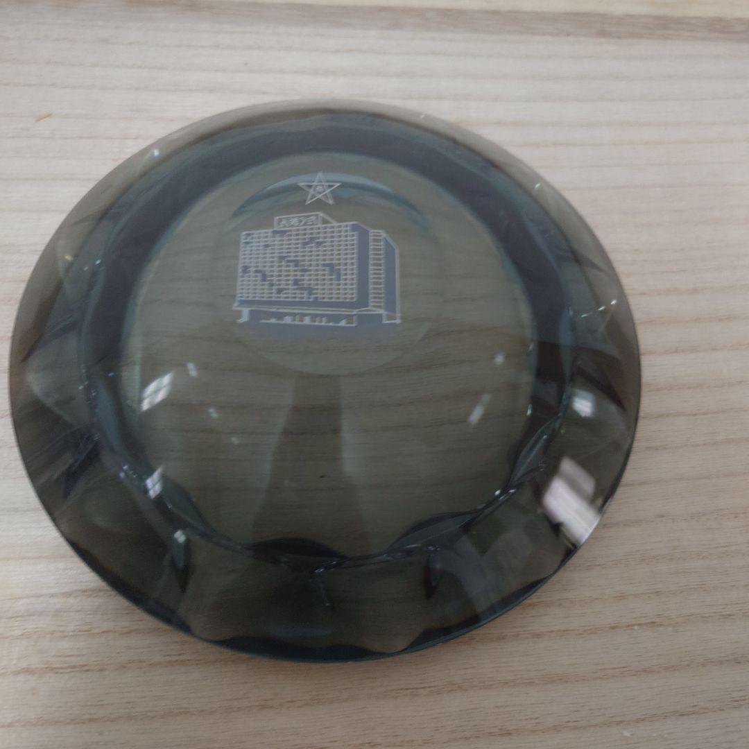 花びら型ガラス皿 たぐちんビルデザイン