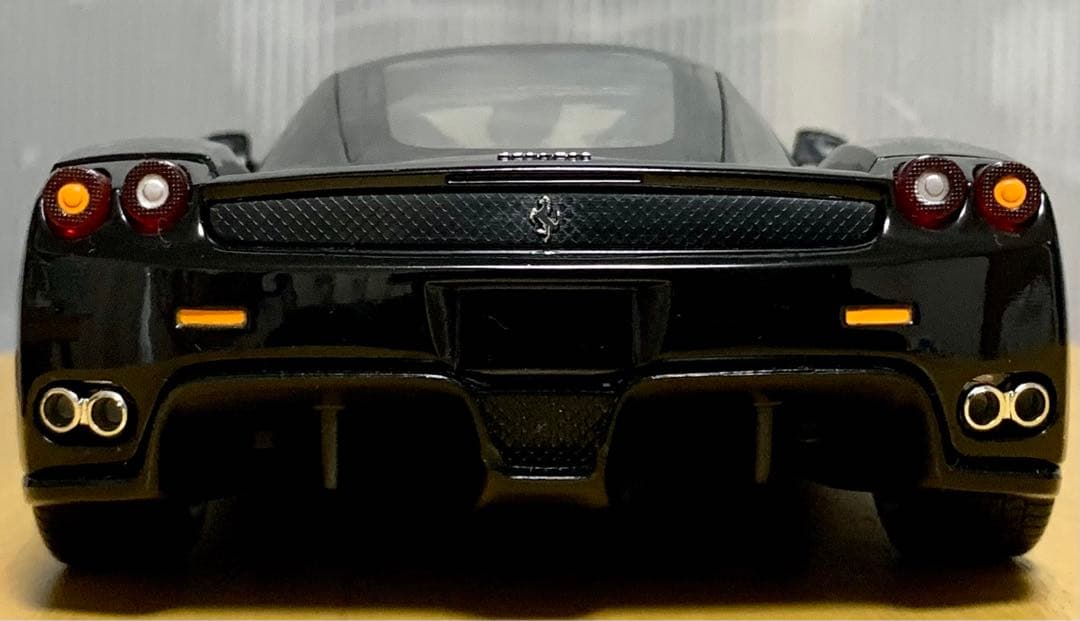 希少ブラック 100% ホットウィール エンツォ フェラーリ 1/18