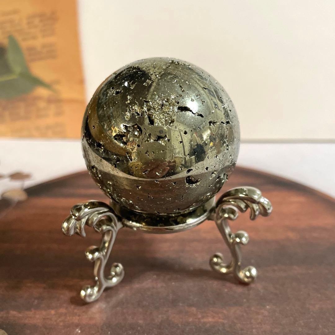 天然石 パイライト スフィア 40ミリ【台座別売り可能】 - メルカリ