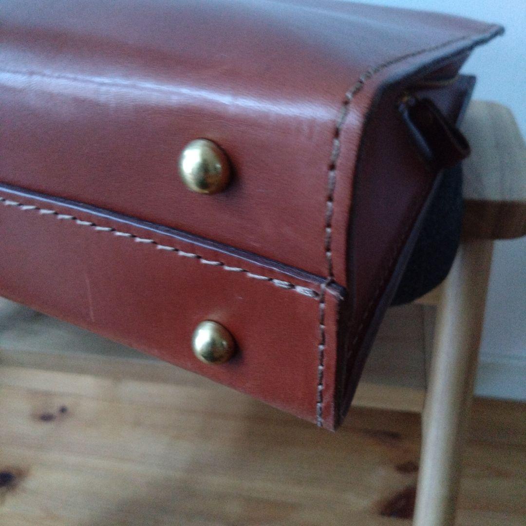 HERZ あおりポケット二本手ビジネスバッグ М チョコ